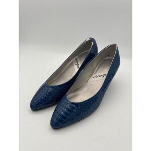 Women’s impo Size 5 1/2 Cerulean Blue Crocodile Kitten Heels